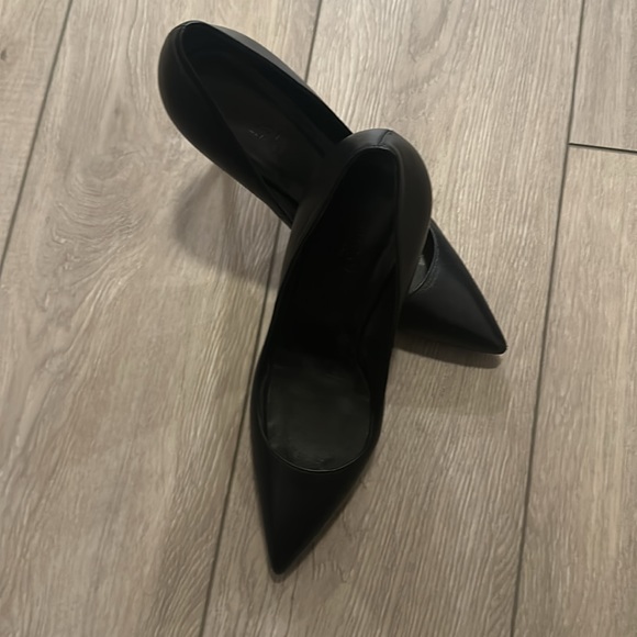 Gucci - Picture 3 of 5